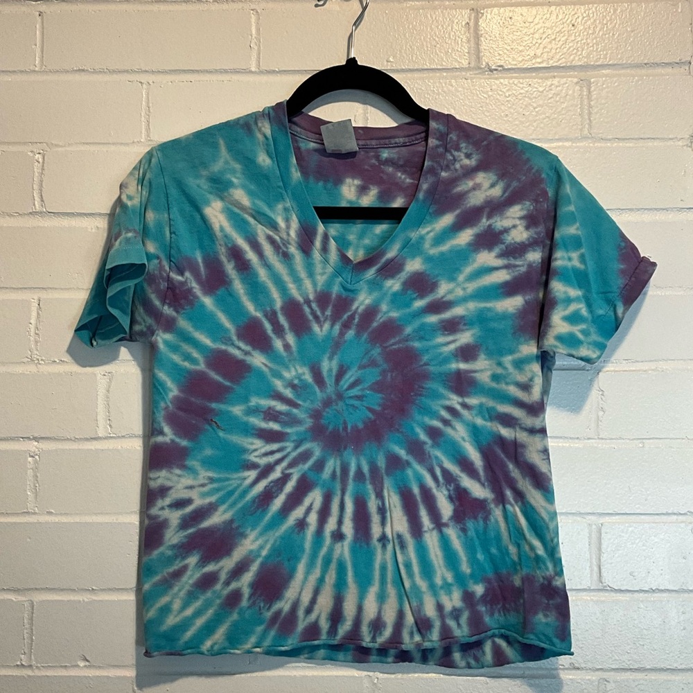 Purple and Blue tie dye V-neck T-shirt Hanes Small